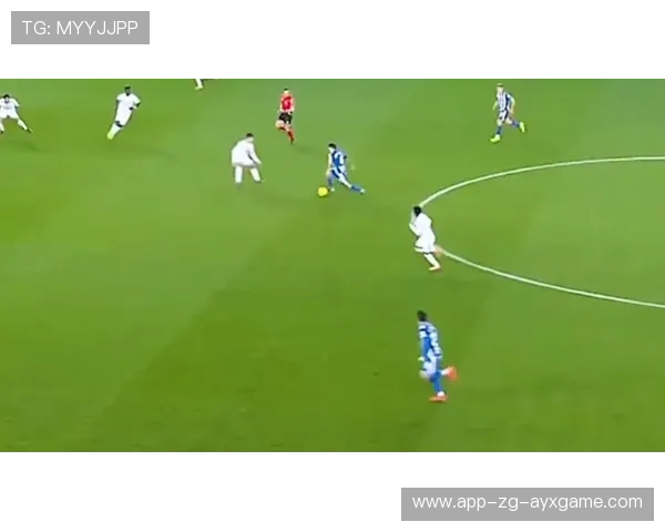 姆巴佩高速带球,突破防线形成绝佳射门角度,解析速度与技术的完美结合 姆巴佩高速带球,突破防线形成绝佳射门角度,解析速度与技术的完美结合